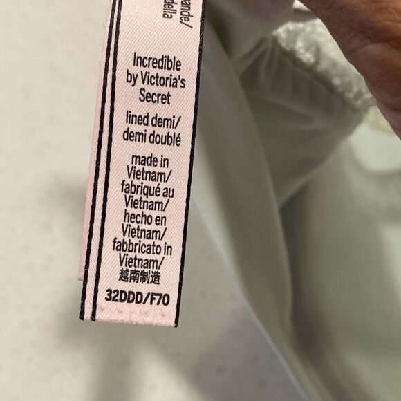 Victoria’s Secret bra incredible by Victoria’s Secret lined Demi size 32DDD - Picture 5 of 5